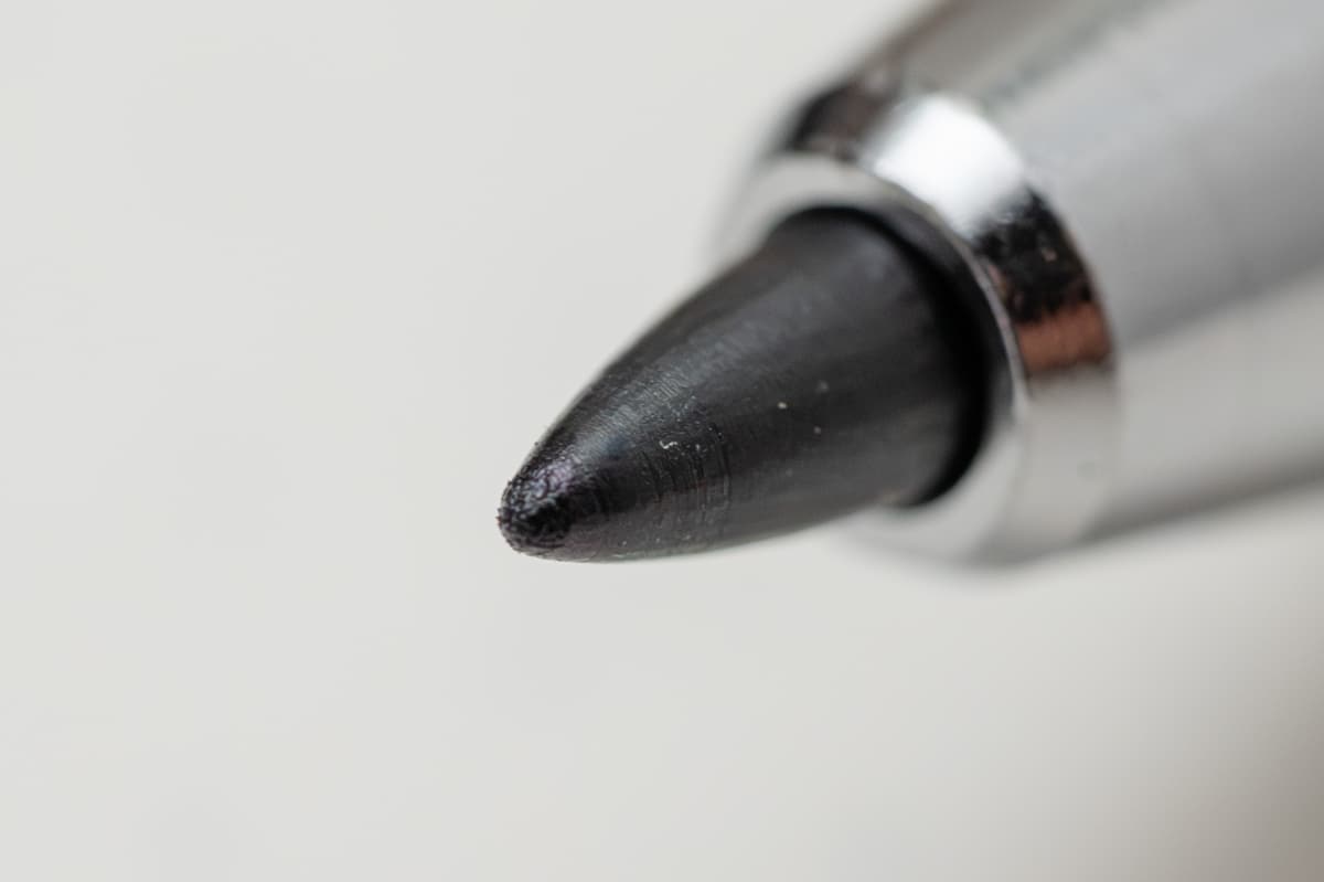 「WP-F100 ファインライター」のペン先。先端に微細なスリットが入っています