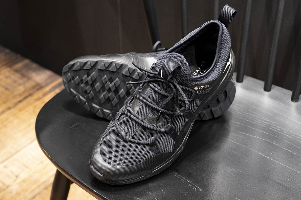 MIZUNO PULL ON WALKING SHOES