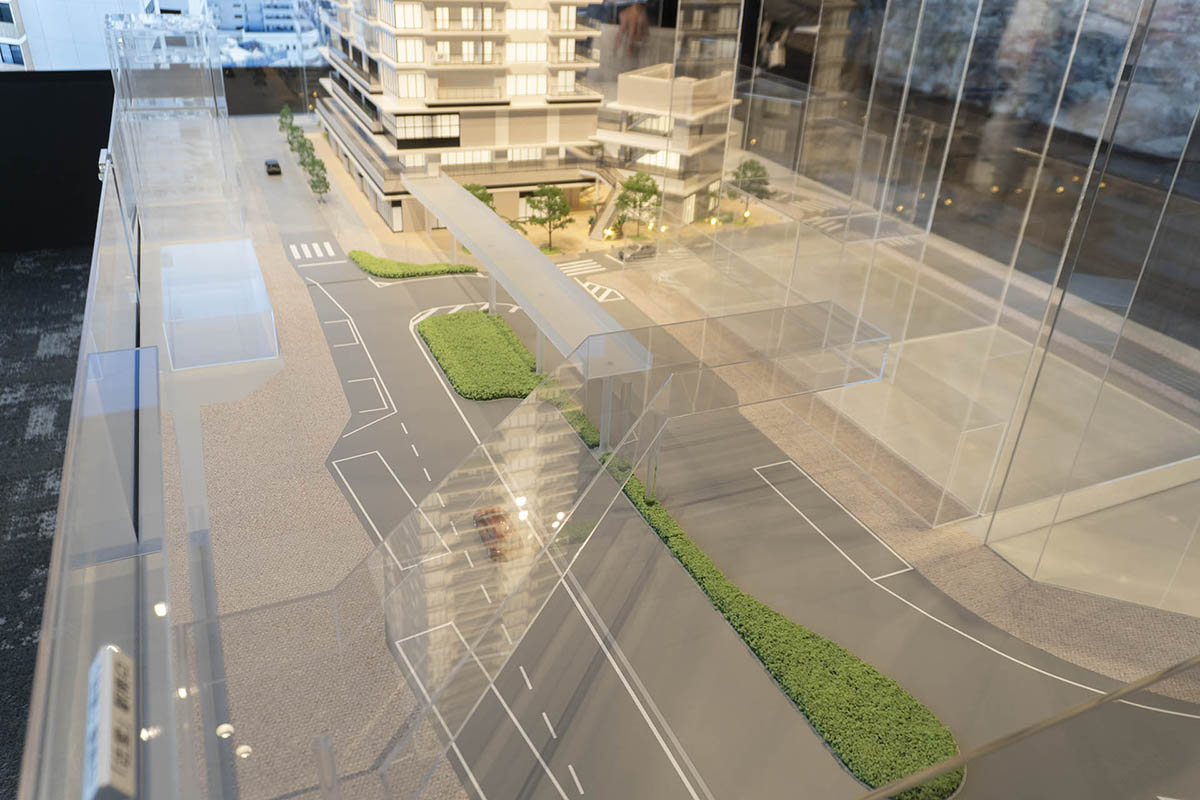 ペデストリアンデッキのイメージ。手前左側が辻堂駅