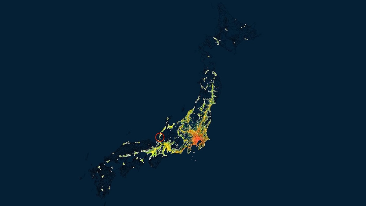 前掲の動画より抜粋。赤丸の部分が福井県北部だが、到達までには結構かかる