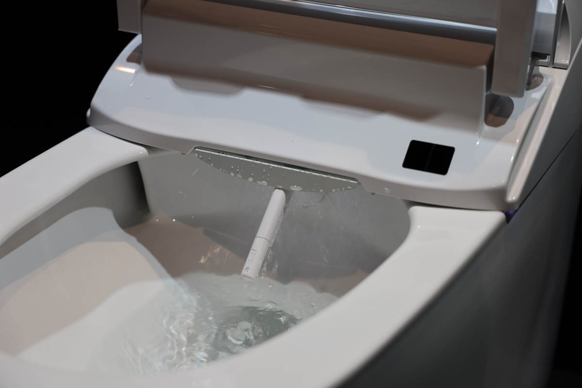 ノズルは従来の2倍の水流で洗浄