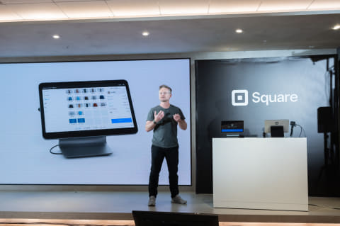 Square、2画面のハイエンドPOSレジ端末「Square レジスター