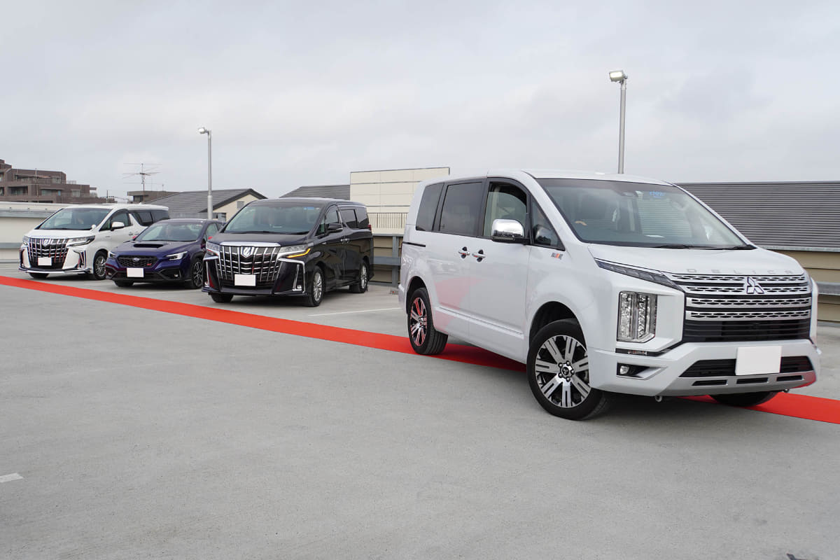 一般ドライバーによる日本型ライドシェアの車両が出発する様子