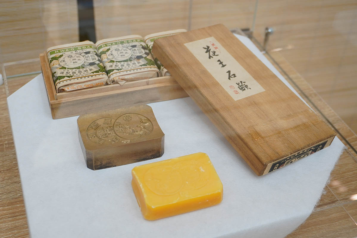 一番最初の純国産石けん「花王石鹸」
