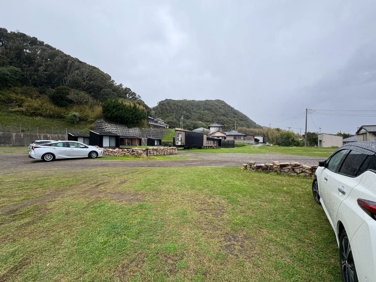 設置場所の遠景。房総半島のほぼ南端だが山に近い