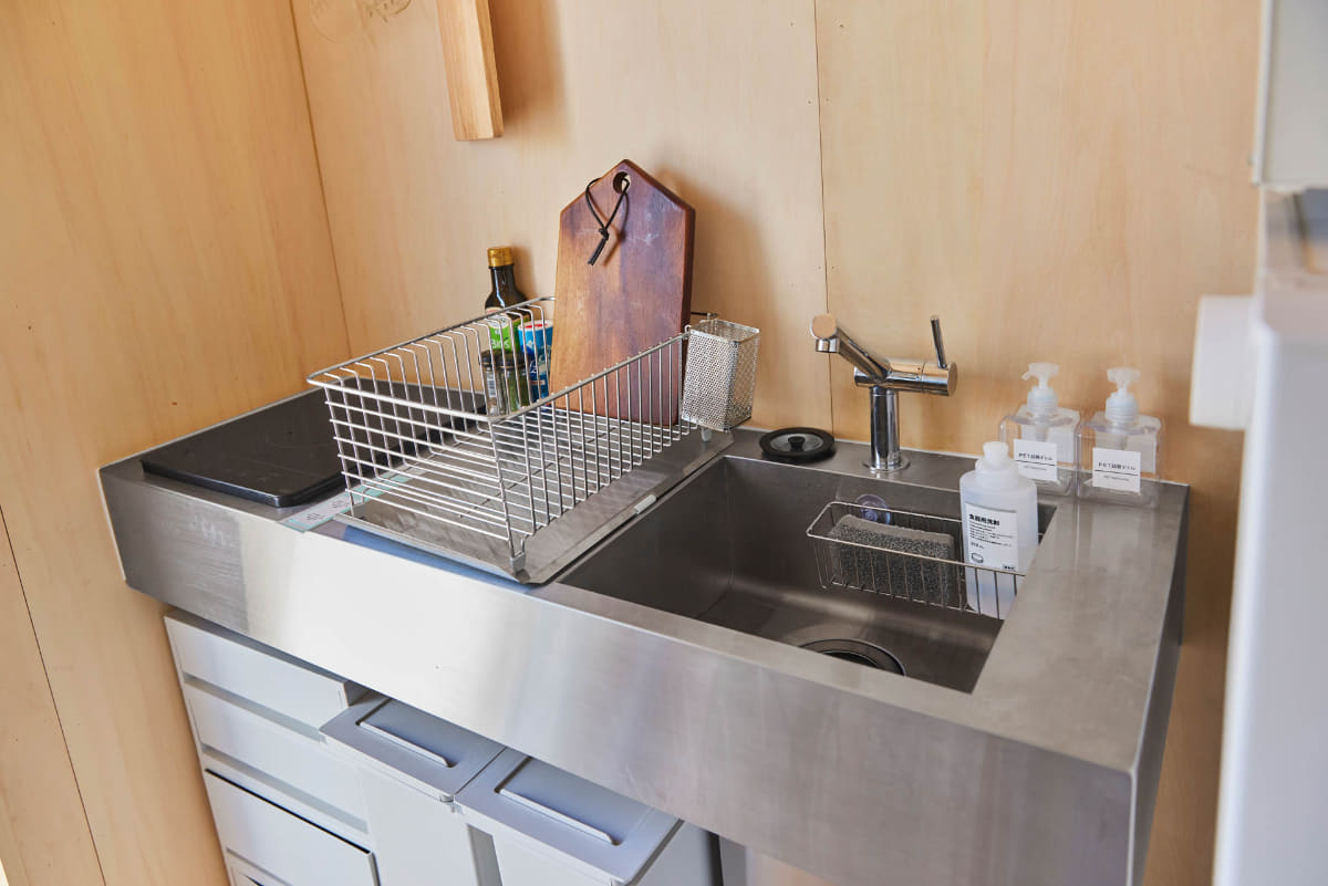 ユーティリティ棟のキッチン