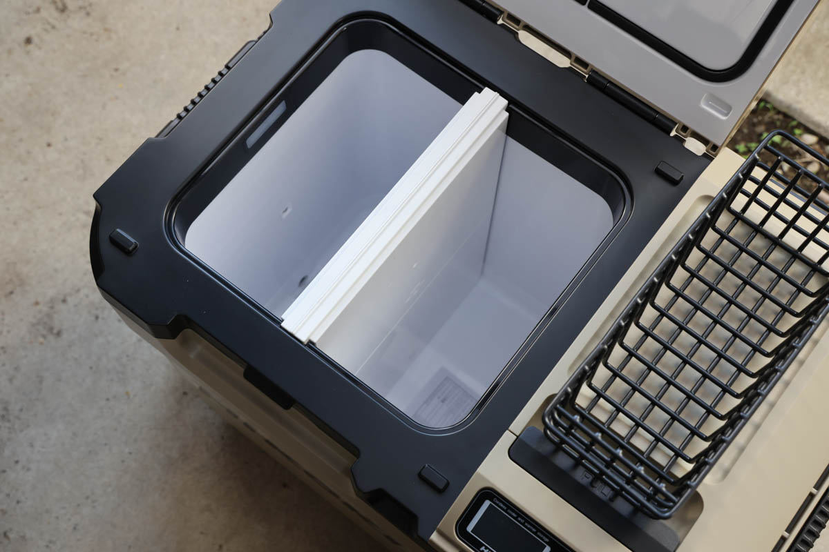 庫内を仕切ることで、別々の温度設定が可能です