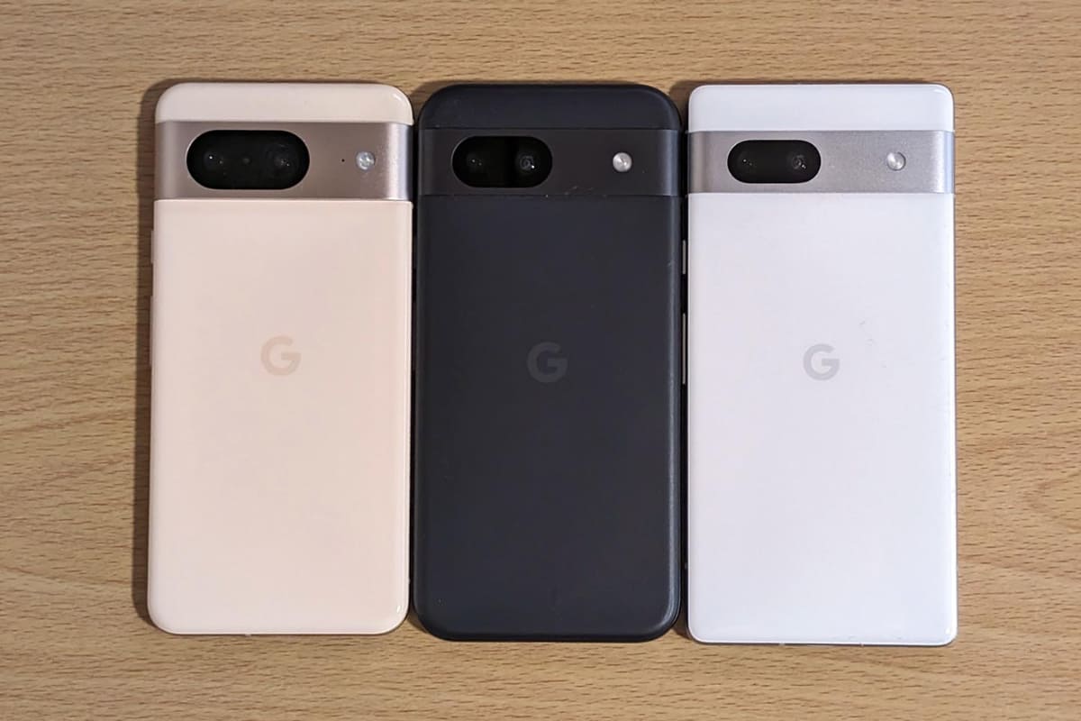 背面側の比較(並び順は同じく左からPixel 8、Pixel 8a、Pixel 7a)