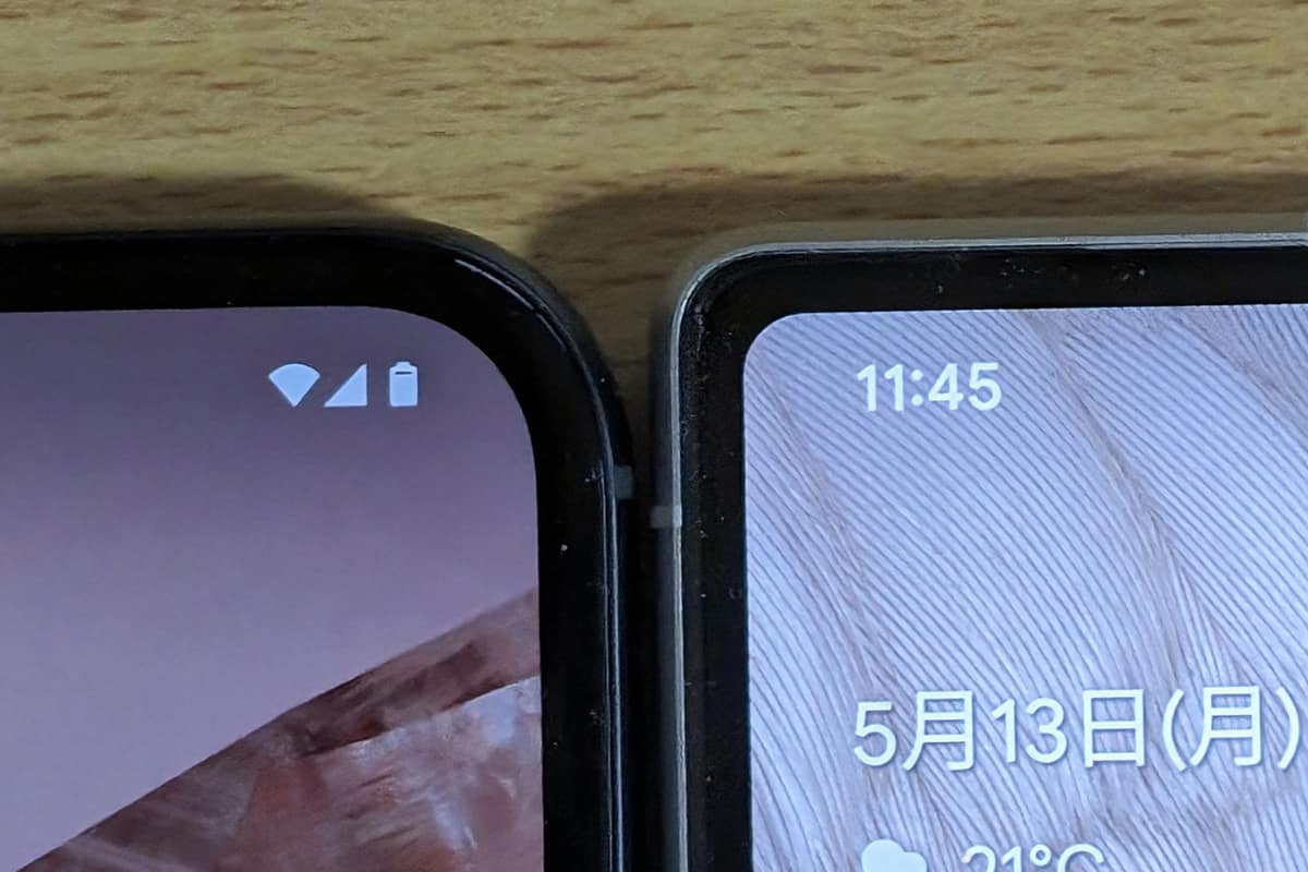 こちらはPixel 8a(左)とPixel 7a。額縁幅はほぼ同じですが、画面四隅の処理はかなり違います