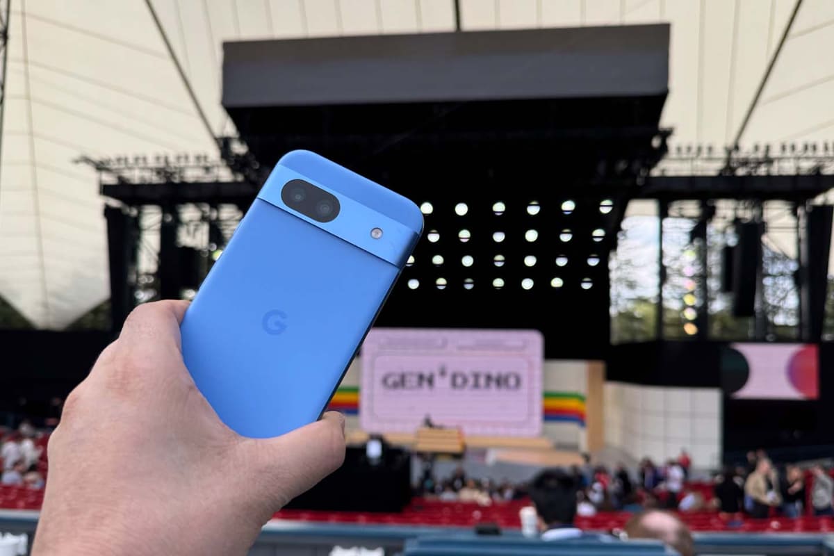 発表されたばかりのPixel 8aの試用機材を使って取材