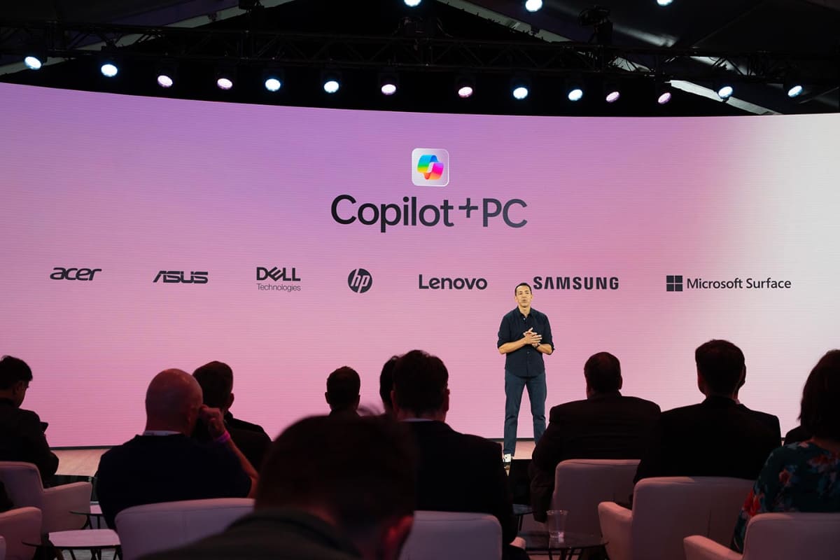 ACER・ASUS・DELL・HP・Lenovo・SamsungといったPCメーカーからも製品が出ることをアピール。Surfaceと同時の発表となるのは珍しい