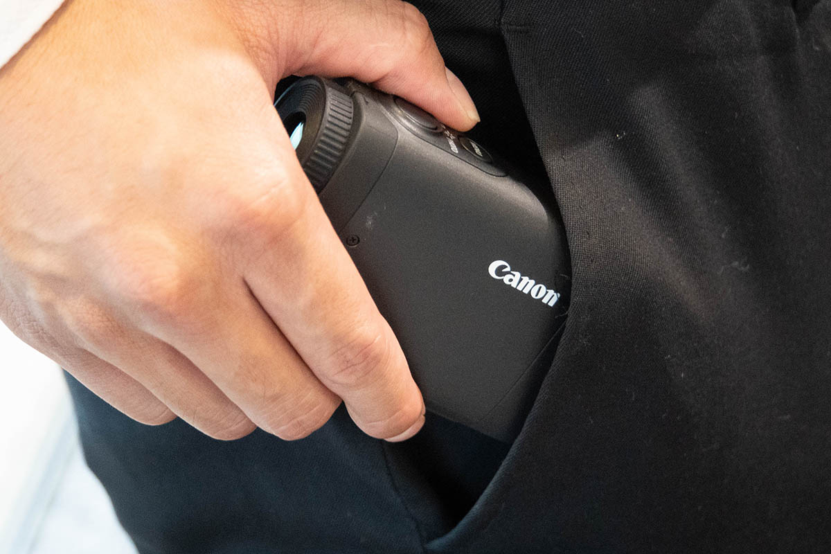 ポケットに収まるサイズ