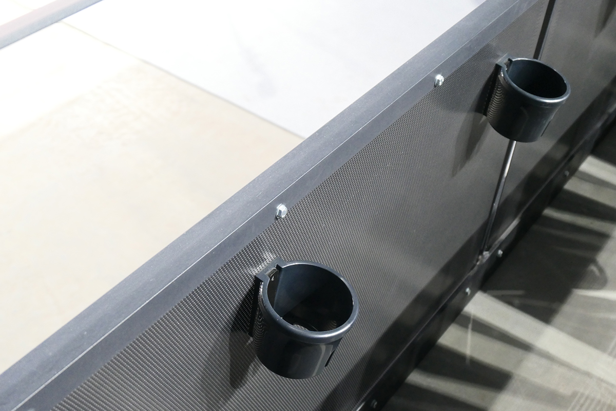 ドリンクホルダー付き