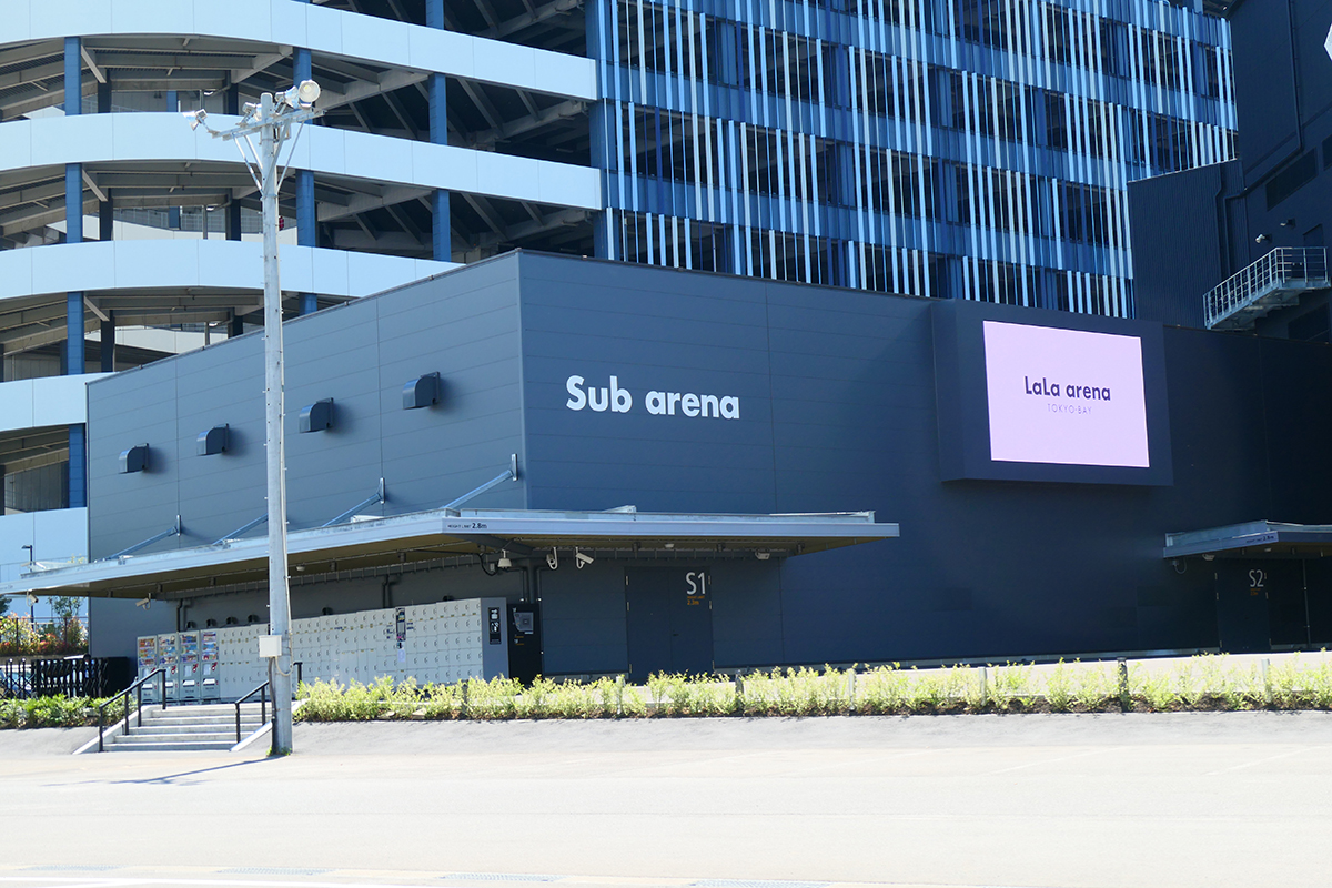 メインアリーナの隣にサブアリーナ