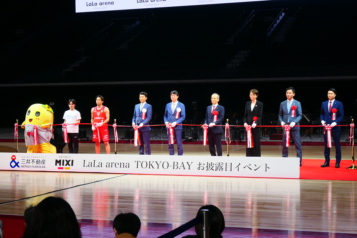 内覧会当日はお披露目イベントでテープカットを実施