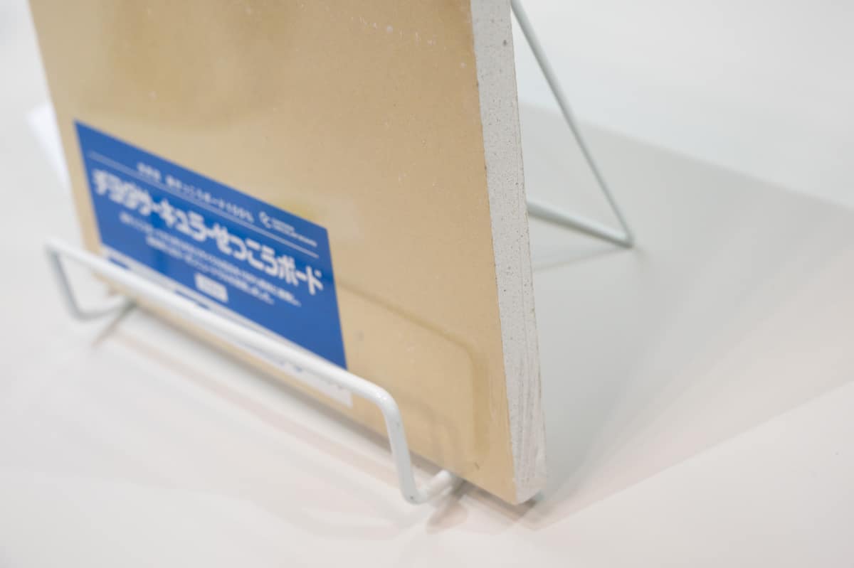 アイカ工業の廃材を活用したメラミン化粧板