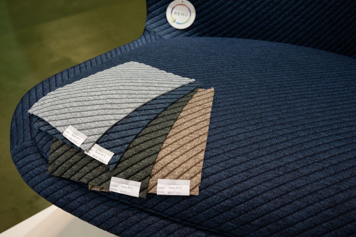 古着や残反生地を分解などの科学的工程で再生させたポリエステル「RENU」