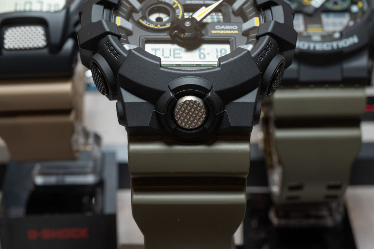 GA-710TU、テクスチャが施されたアルミのフロントボタン