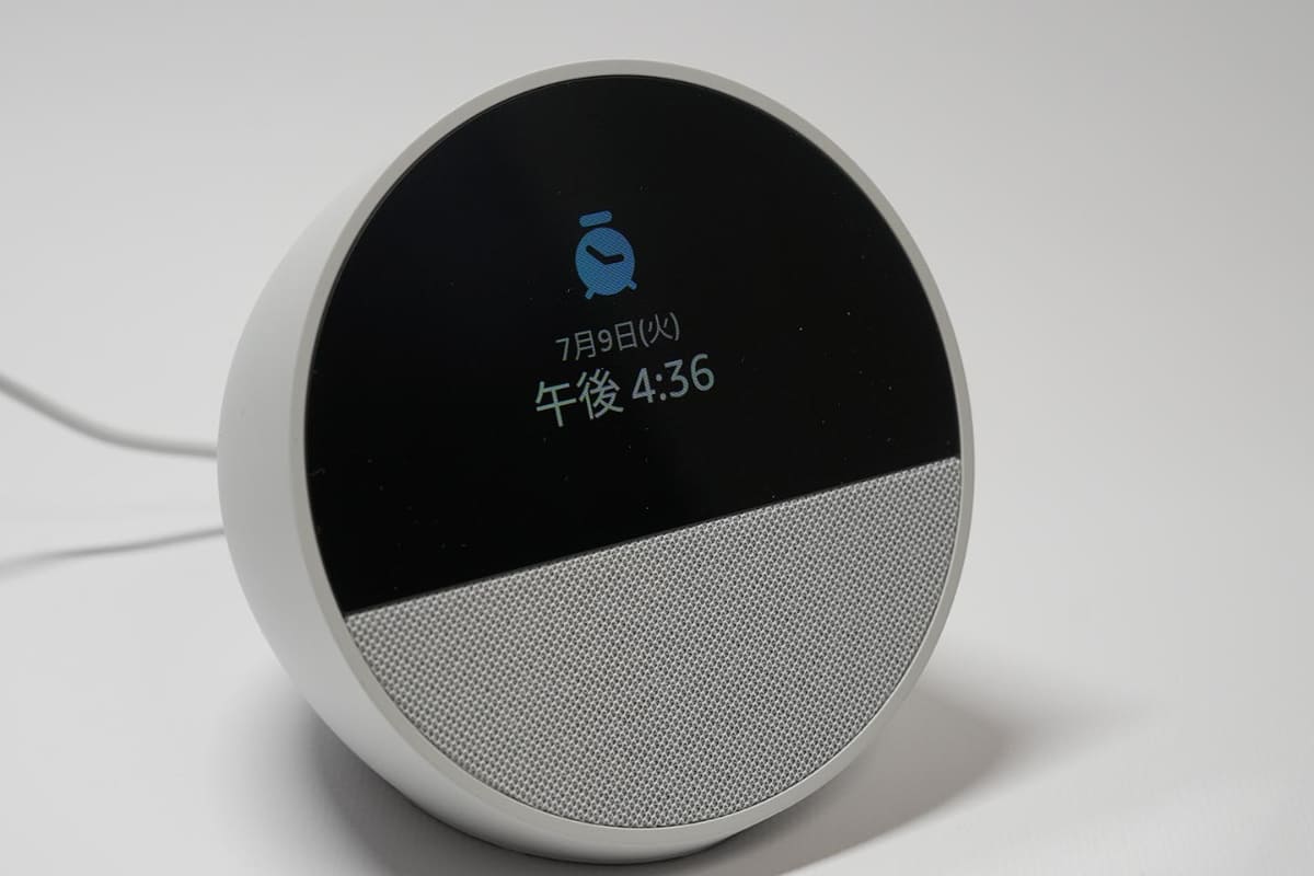 目覚まし時計的にも活用できる。スヌーズ対応