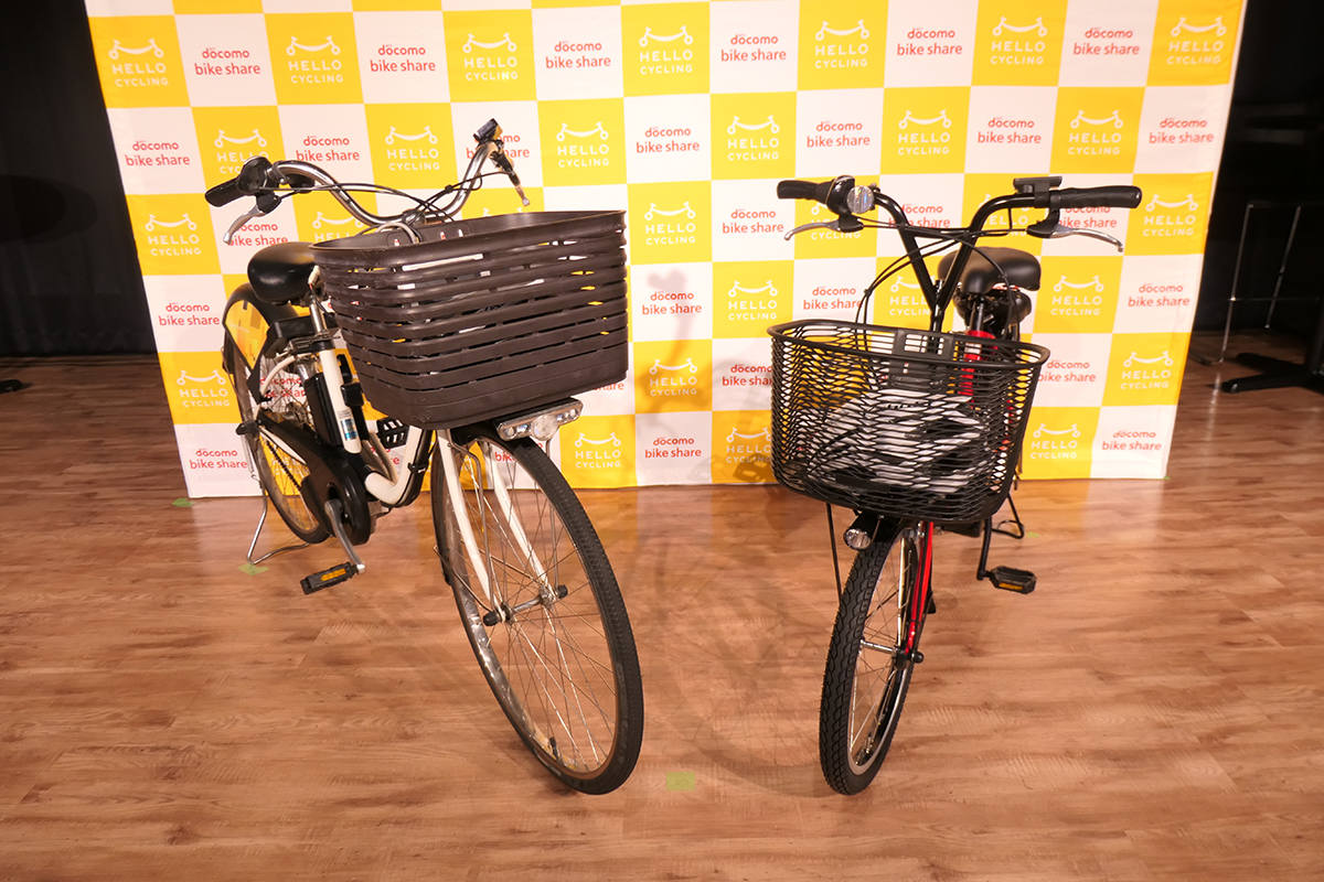HELLO CYCLINGの車両(左)とドコモ・バイクシェアの車両(右)