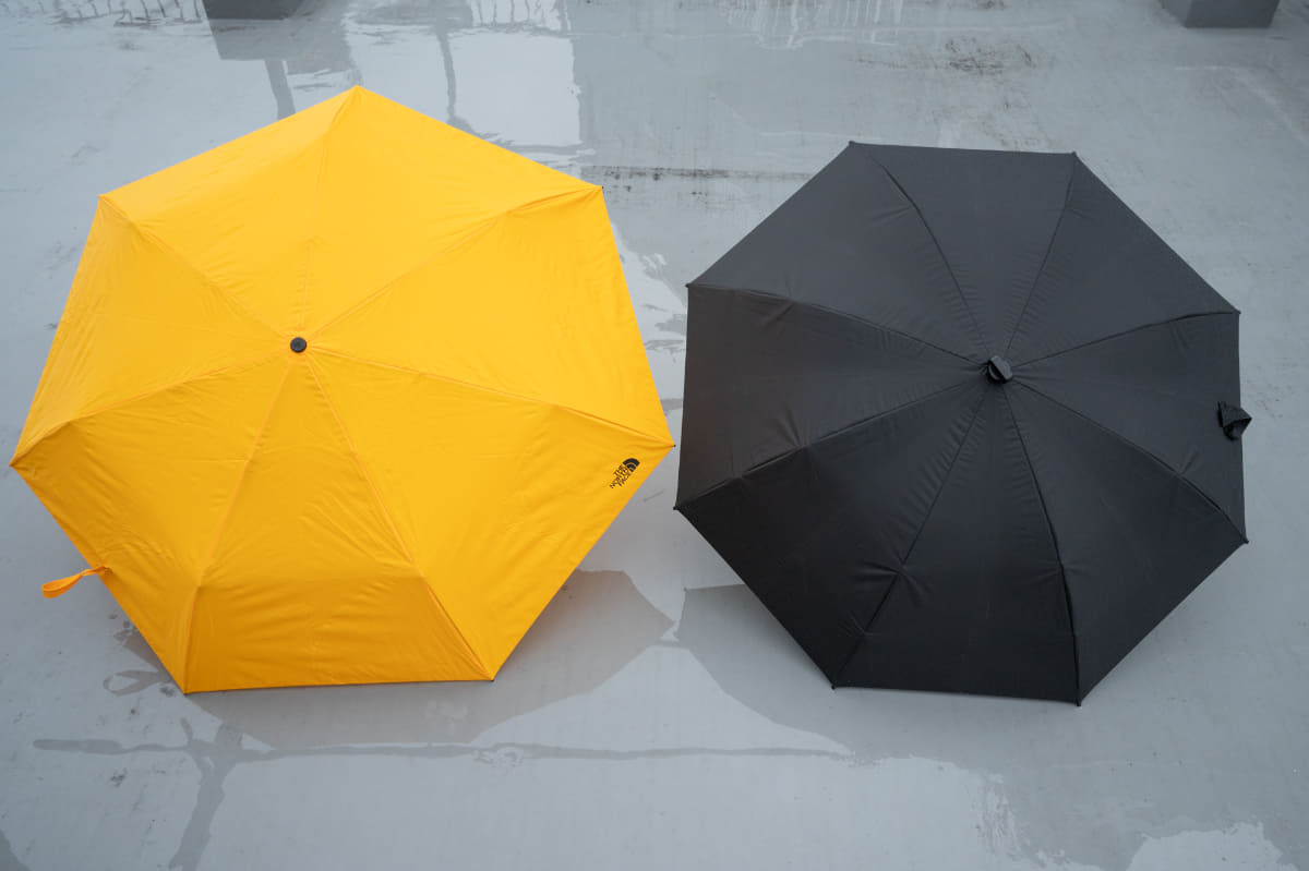 左は直径1000mm、右の「TSUTSU The Umbrella 621」は直径960mm