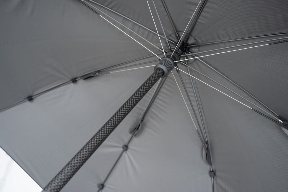 直径14mm、東レのカーボンファイバー製シャフト