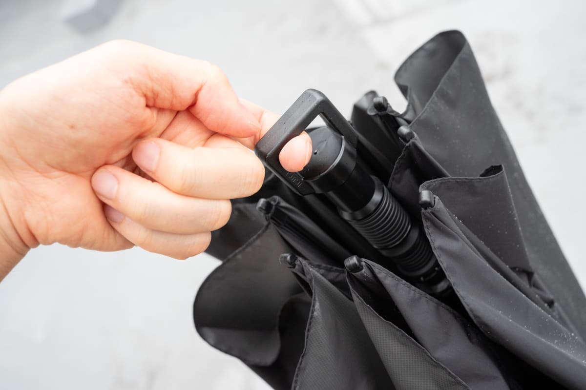 グリップエンドは四角いループ形状です