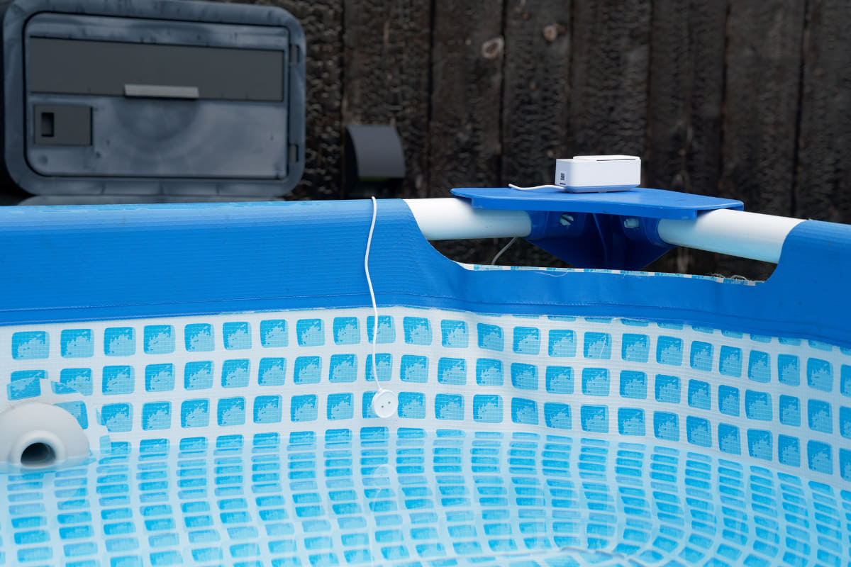 自宅プールに設置してみたところ