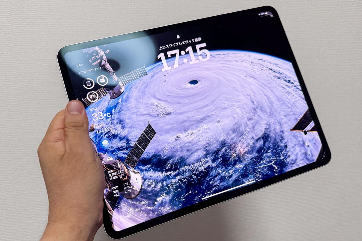 筆者が購入した13インチ iPad Pro。色はシルバーで、Wi-Fiモデル