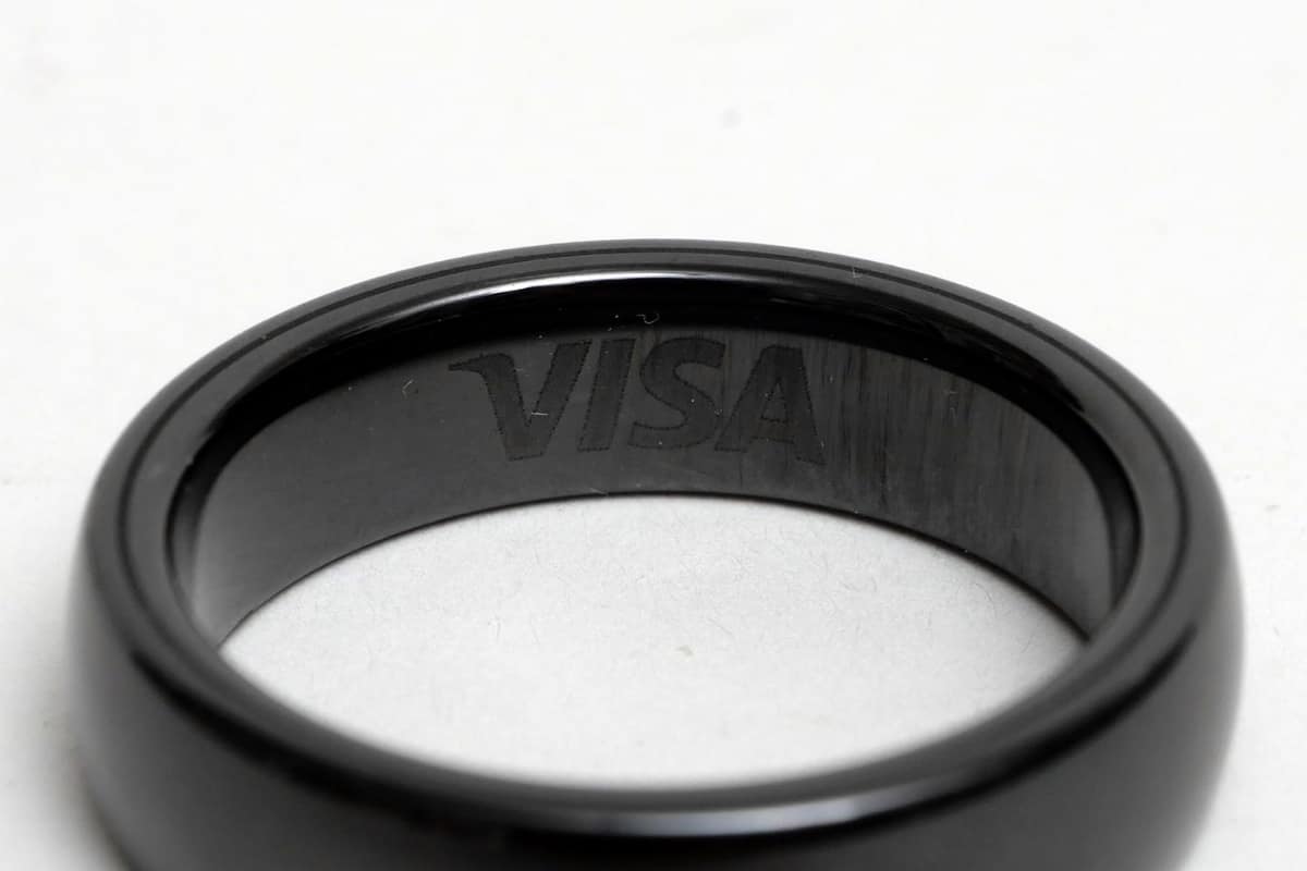 リング内側にVisaのロゴを刻印しているが、その他に刻印はない