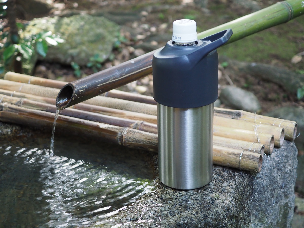 無印良品の「冷やしたまま持ち運べる ペットボトル用保冷ホルダー」