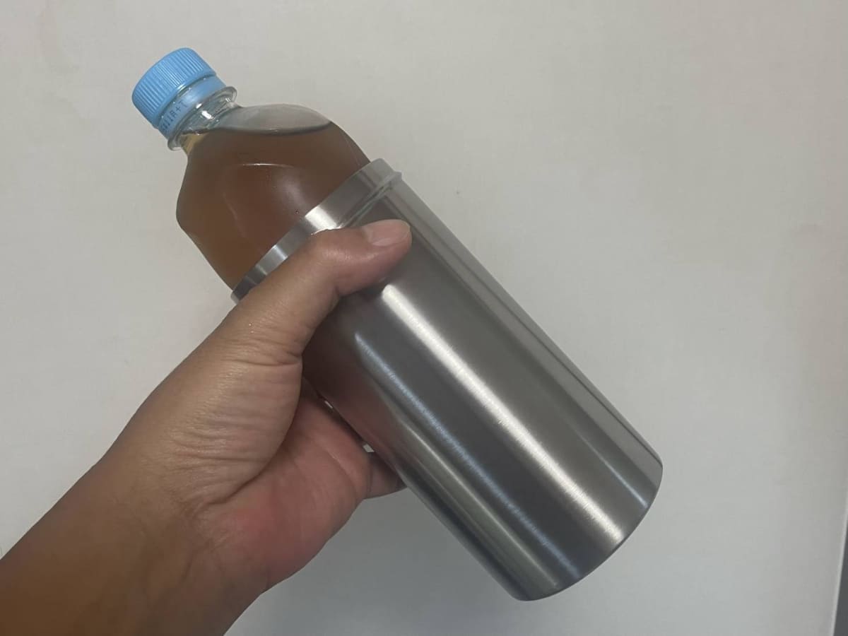 650mlのペットボトルを本体に入れたところ