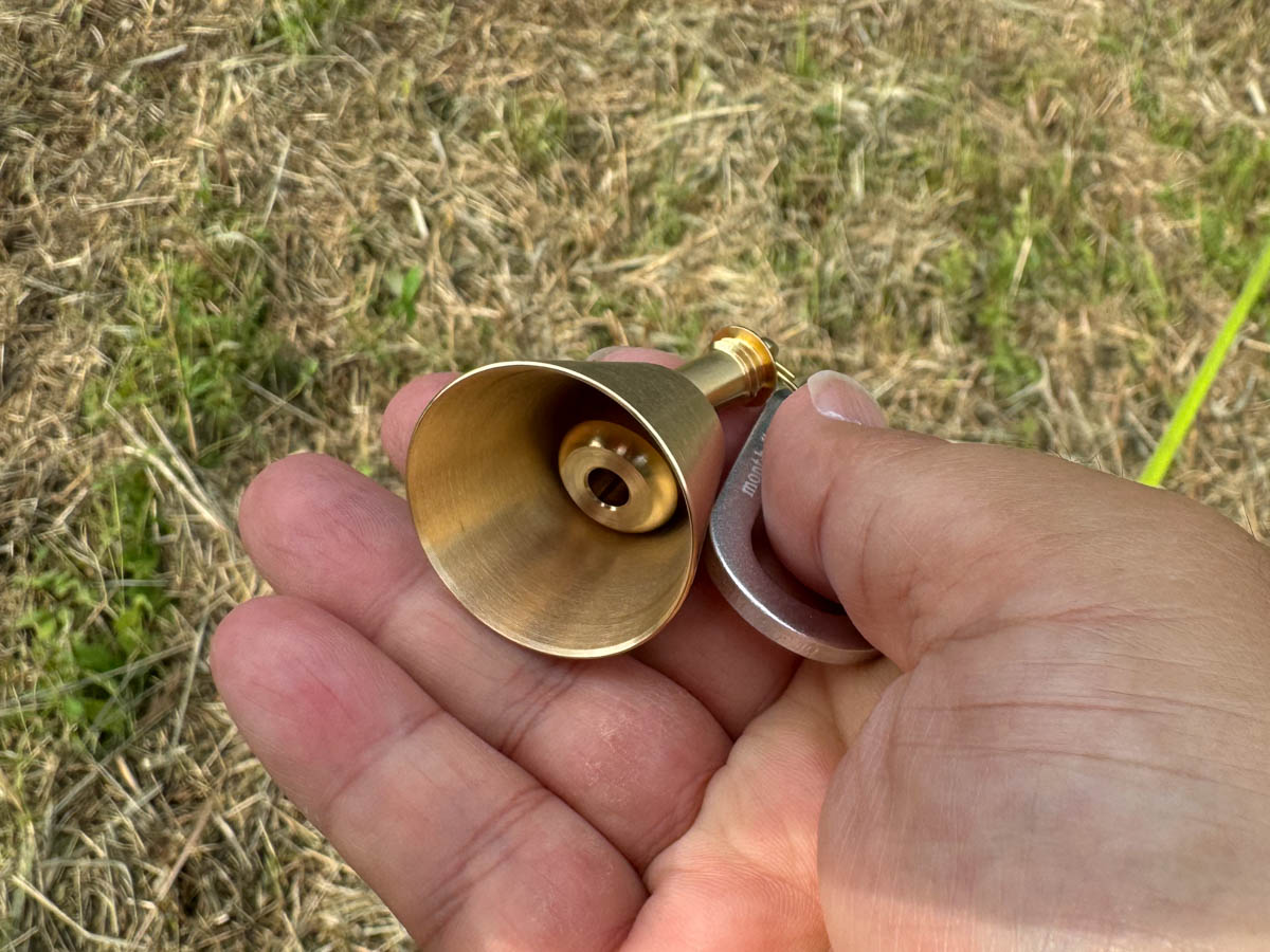 クラッパーを引き上げることで音がならなくなります