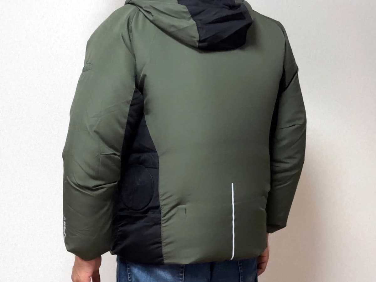 今回購入したのは「WindCore耐久撥水シェルジャケット(WZ1950)」。見た目は普通のジャケットですが、腰の部分にファンを内蔵しています