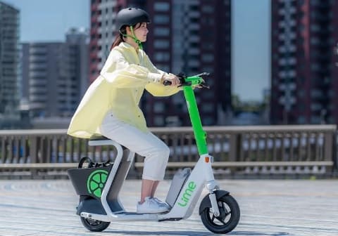 電動キックボードの「Lime」日本上陸 ヘルメット着用で割引 - Impress
