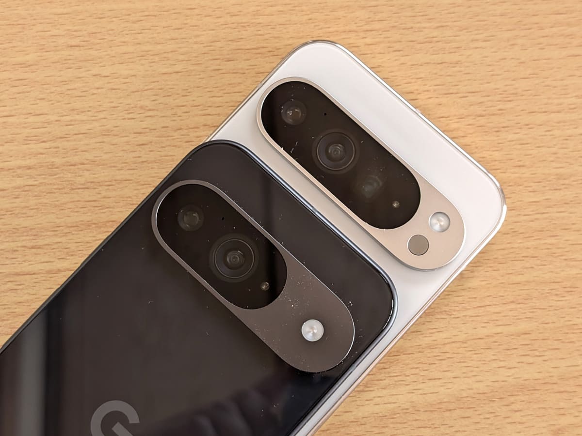 レンズが集積された突起部はカメラバーと呼ばれてきましたが、Pixel 9世代は楕円形になり、バーという雰囲気は薄れました