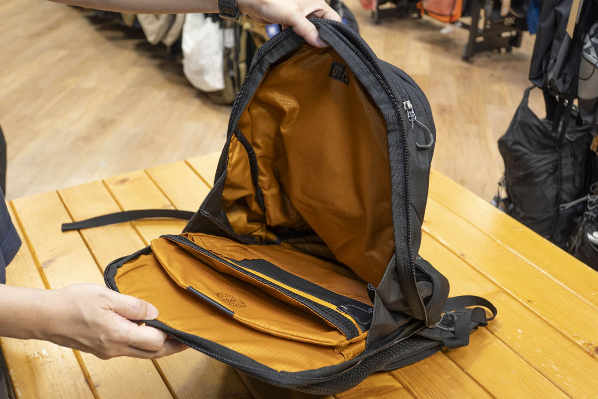 パッド入りスリーブがPCを衝撃からガード