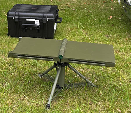 「Eutelsat OneWeb」の電子式折りたたみ平面アンテナ