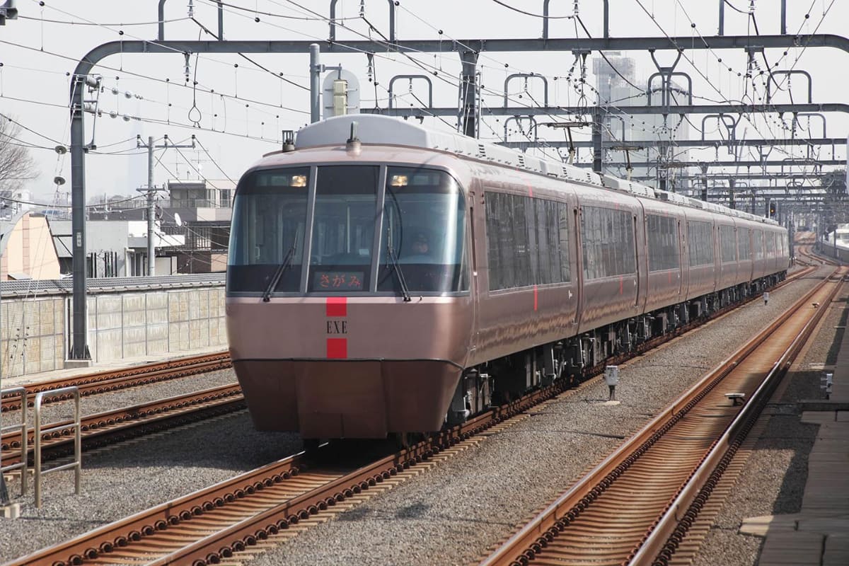 特急ロマンスカー・EXE(30000形)