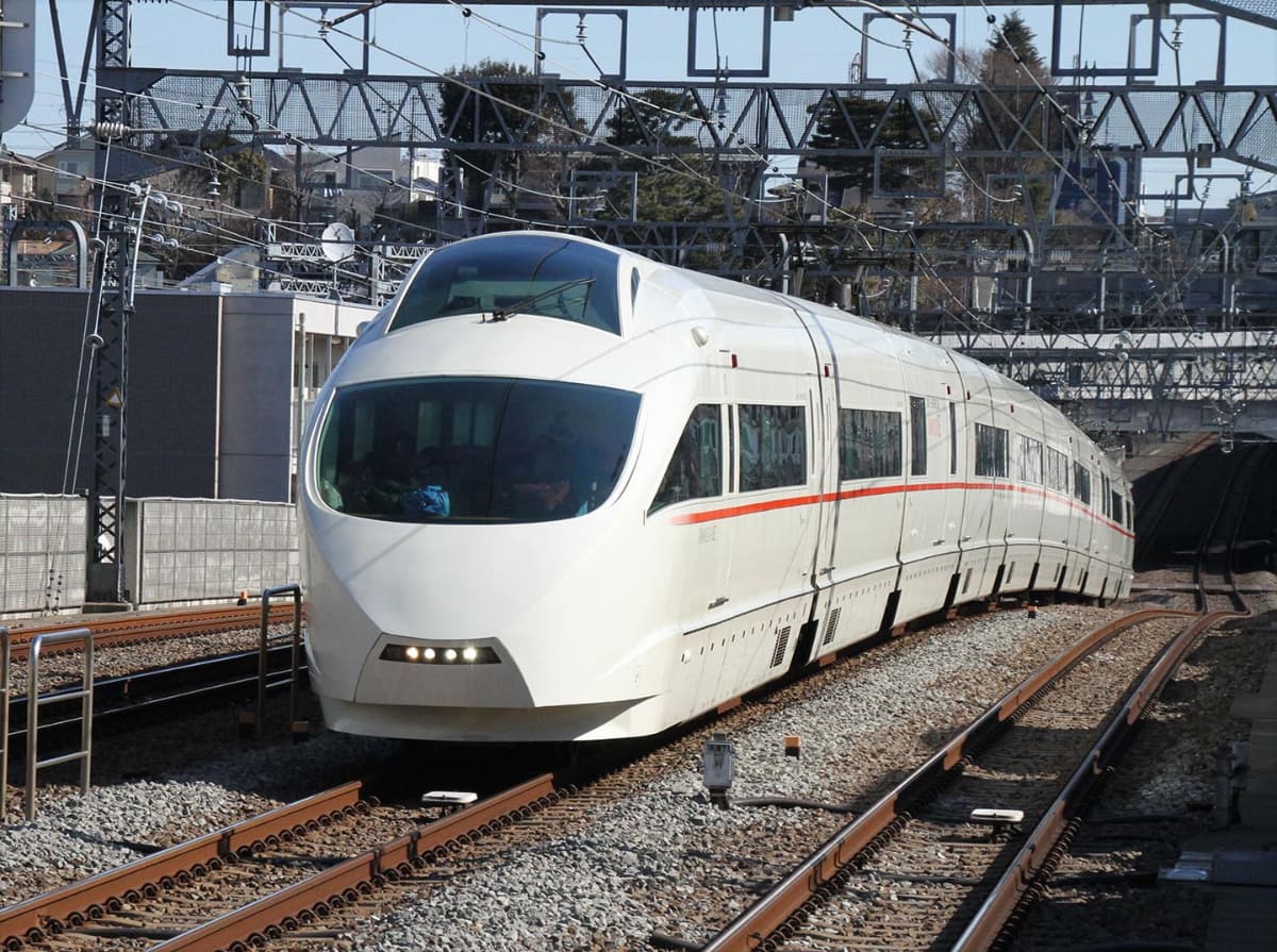 特急ロマンスカー・VSE(50000形)
