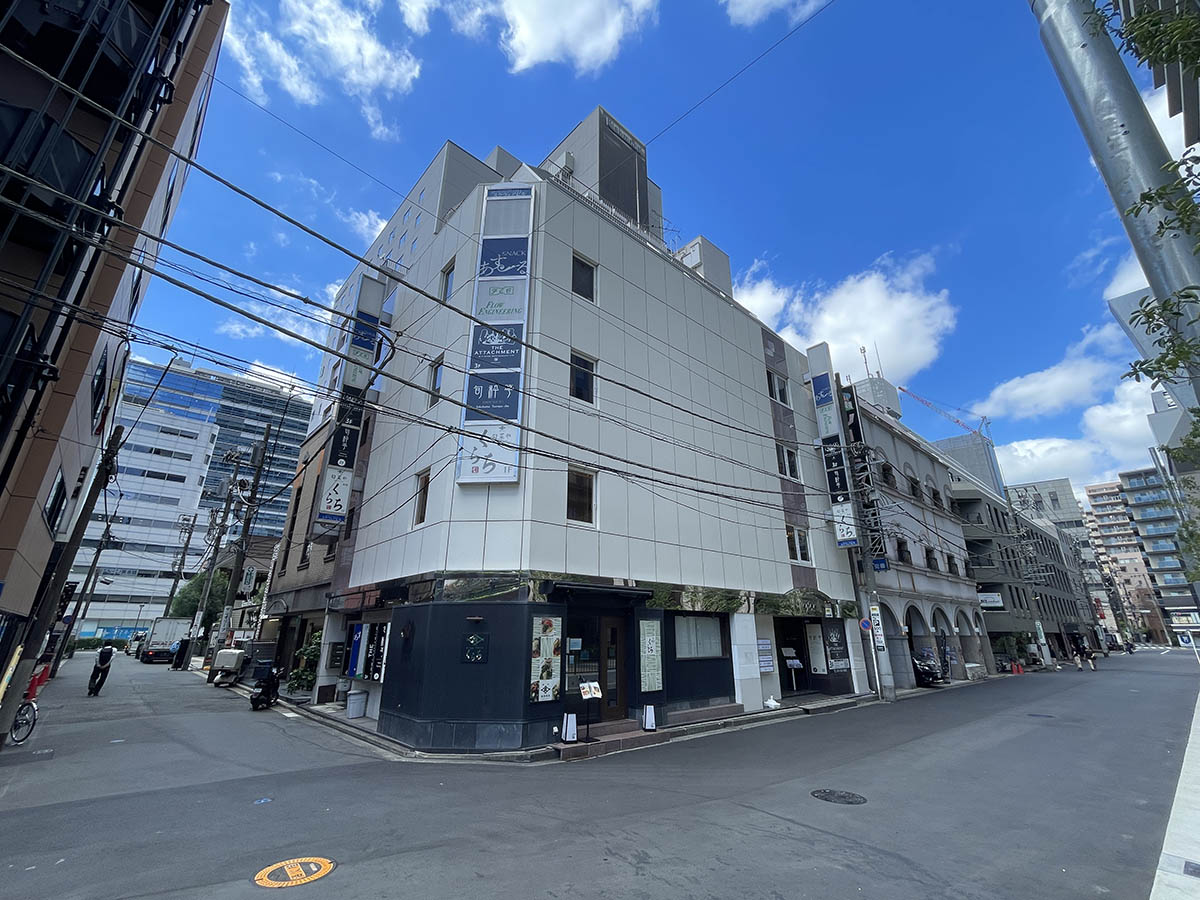 ザ ヨコハマ フロントの目の前の街並み。鶴屋町地区に当たる