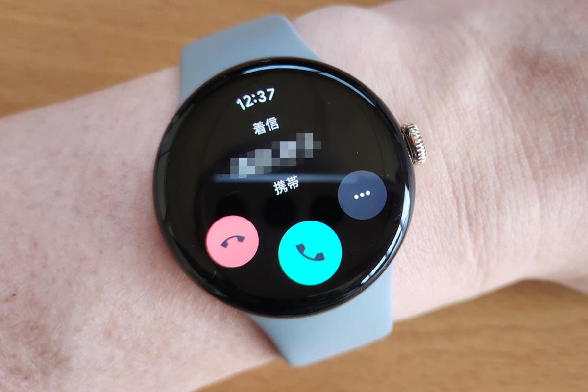 究極的にはまぁ、電話の着信に通知してくれて、かつ歩数を測ってくれればOK。かろうじて、メッセージアプリでいいね！を付ける時があるかというぐらいです