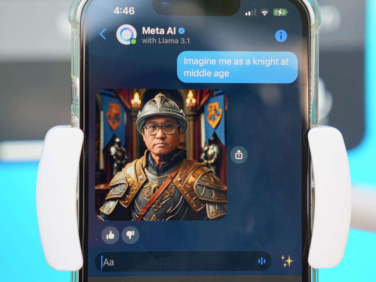 会場でのデモ。「Imagine me」を使い、筆者を「スーパーヒーロー」と「中世の騎士」にしてみた