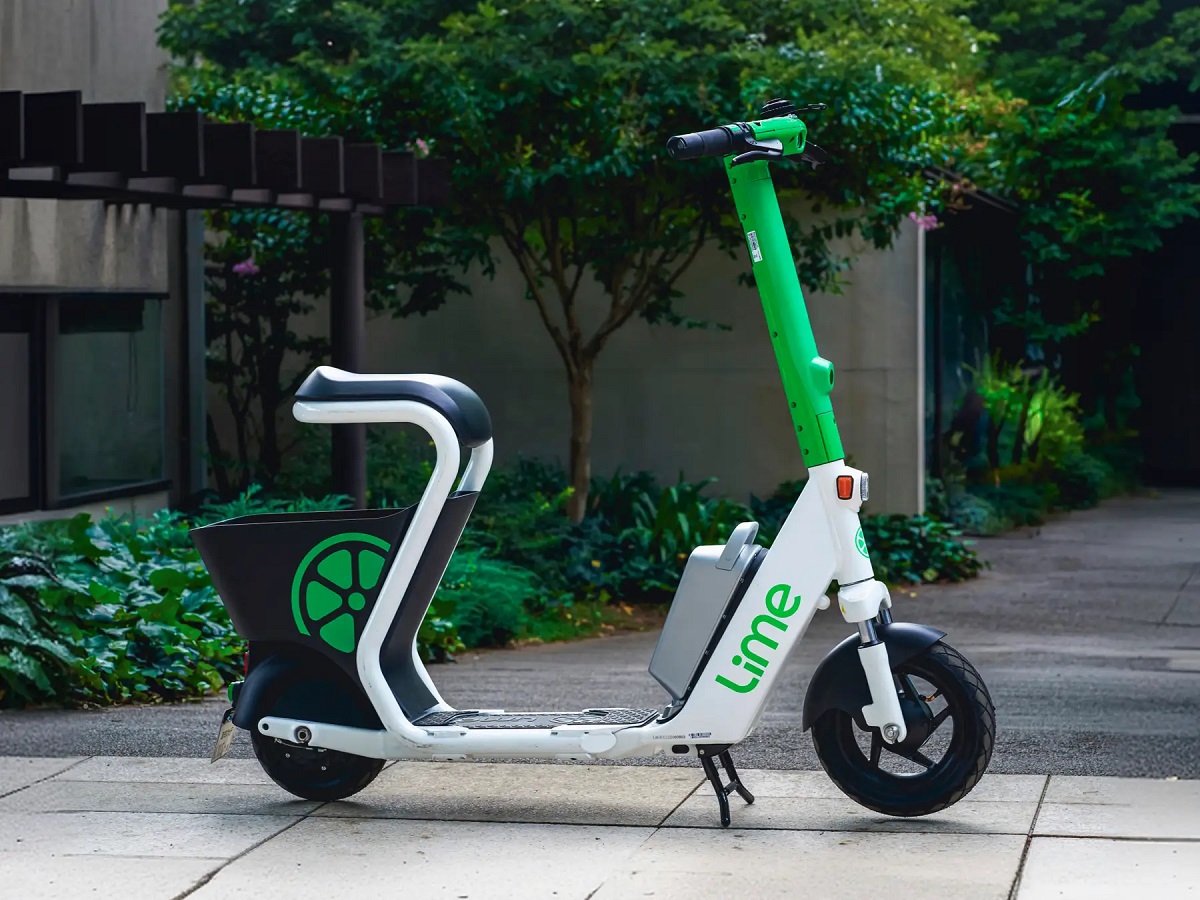 座り乗り用「電動シートボード」