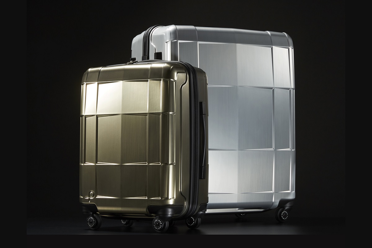 カラーはシルバー。37Lタイプのみシャンパンゴールドを展開