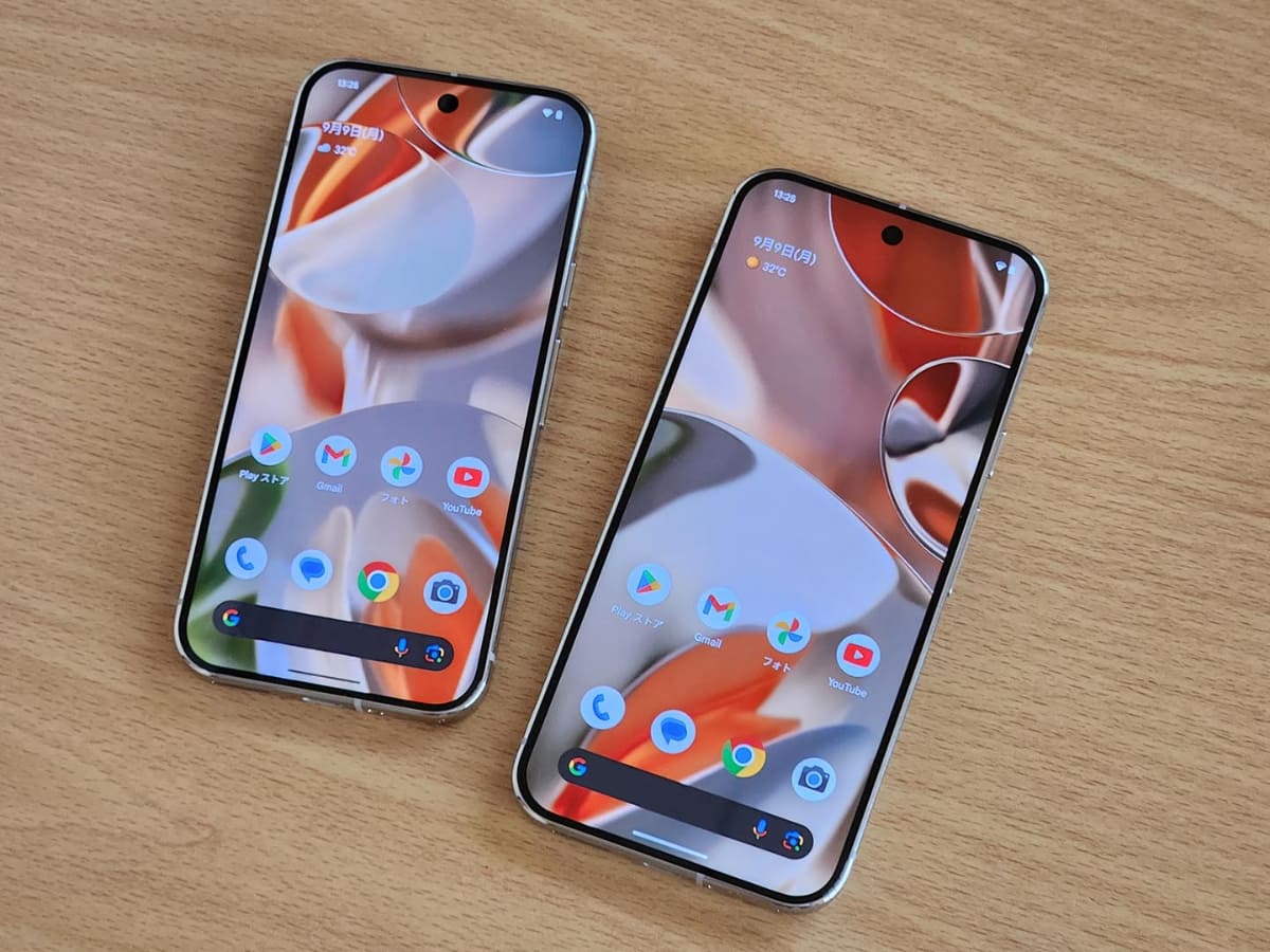 Pixel 9 Pro(左)とPixel 9 Pro XLではこれだけ画面サイズが違います。よって使用感も違うはず