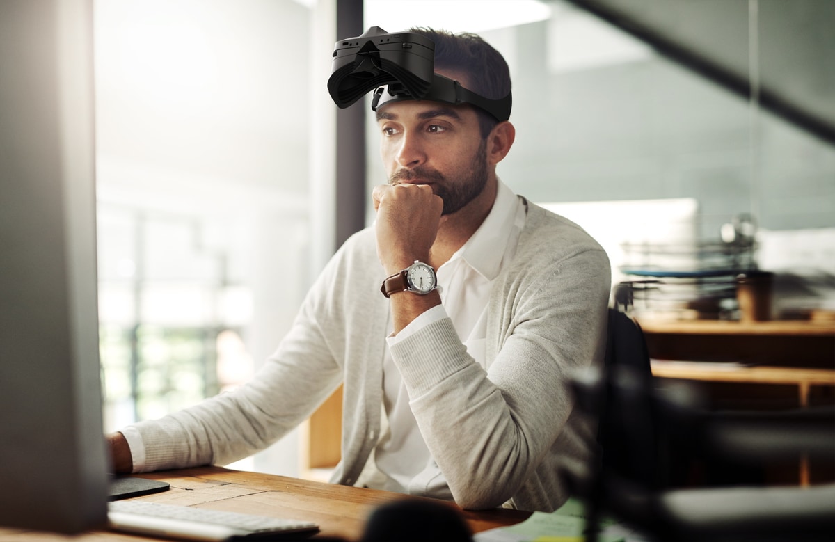 額パッドのフリップアップ機構の使用イメージ