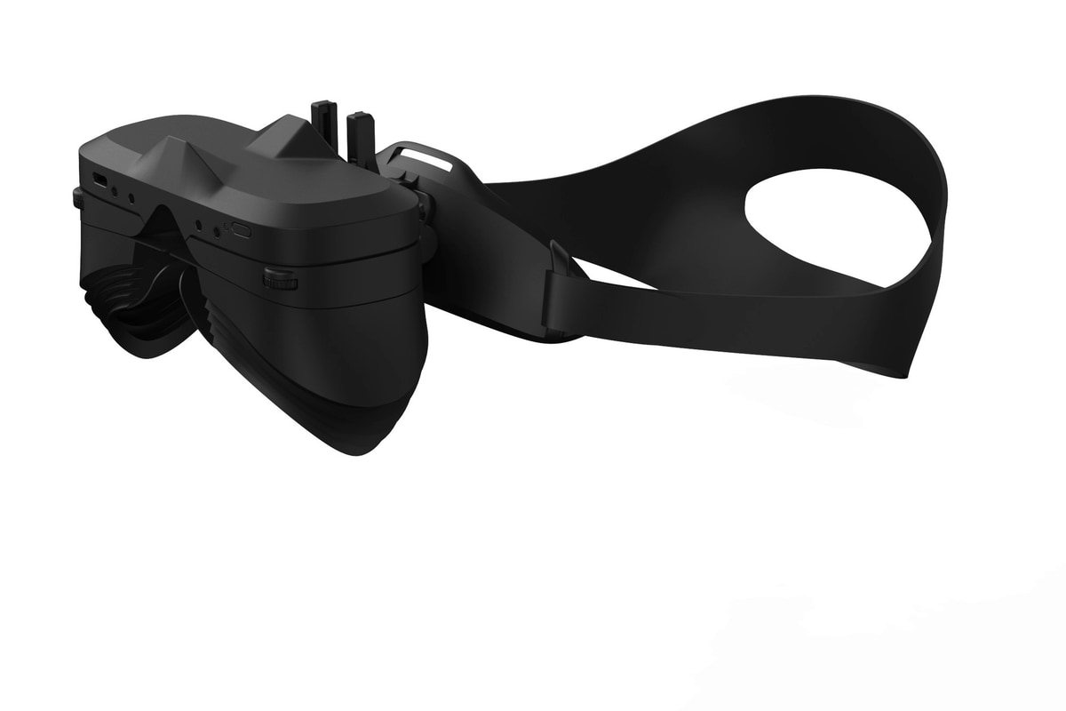 額パッドにフリップアップ機構