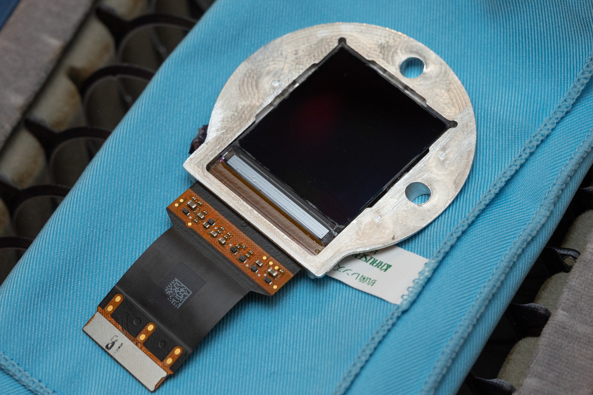 1.35型/4K/90Hz/10bit対応のマイクロOLEDパネル