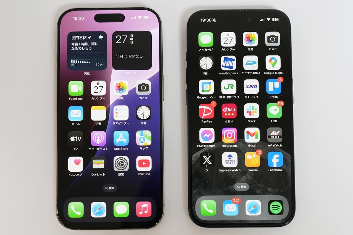 iPhone 16 Pro(左)とiPhone 15 Pro